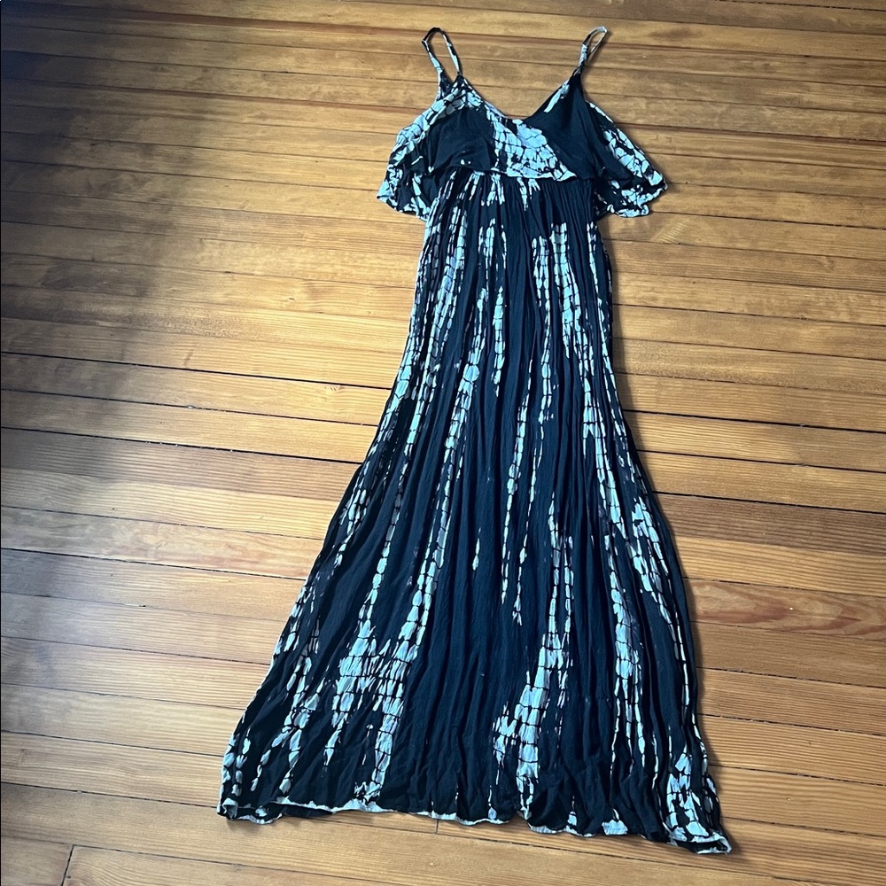 Elegant Black and Gray Maxi Dress